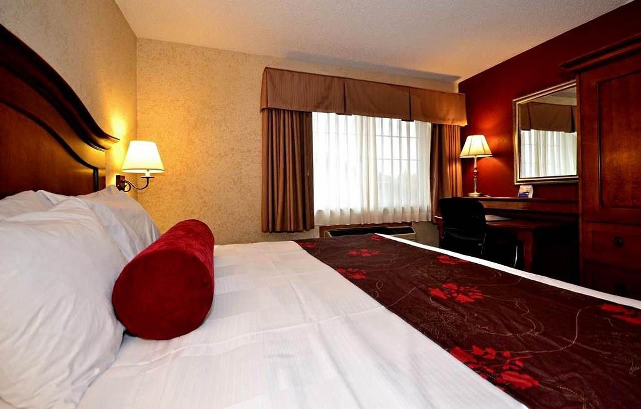 Best Western Plus Rama Inn Redmond Bilik gambar