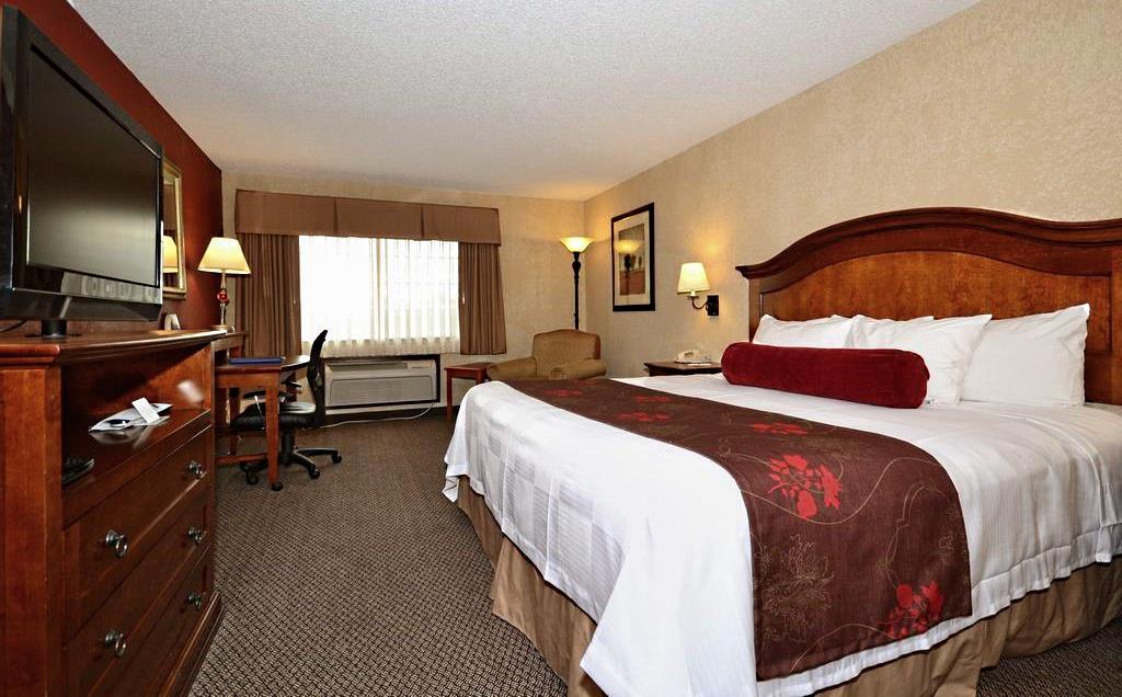 Best Western Plus Rama Inn Redmond Bilik gambar